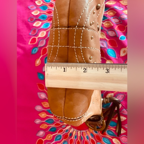 Carmel coach Coach leather purse w rhinestones & studs. EUC apx 10 x 7 x 2 1/2“. - Picture 4 of 10